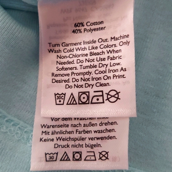 Two Eddie Bauer Favorite Short Sleeve V-Neck T-Shirts - Picture 5 of 5